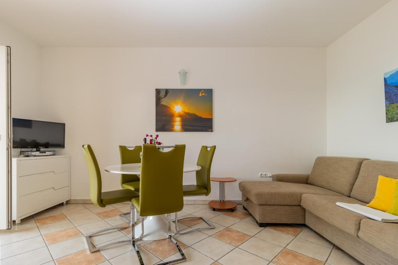 Luxury Apartments Villa Ruzmarina With New Heated Infinity Pool And Lounge Area Marusici  Buitenkant foto