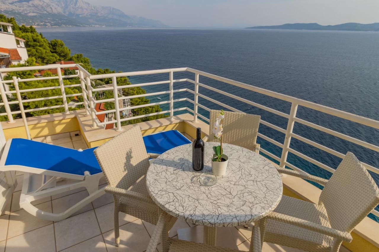 Luxury Apartments Villa Ruzmarina With New Heated Infinity Pool And Lounge Area Marusici  Buitenkant foto