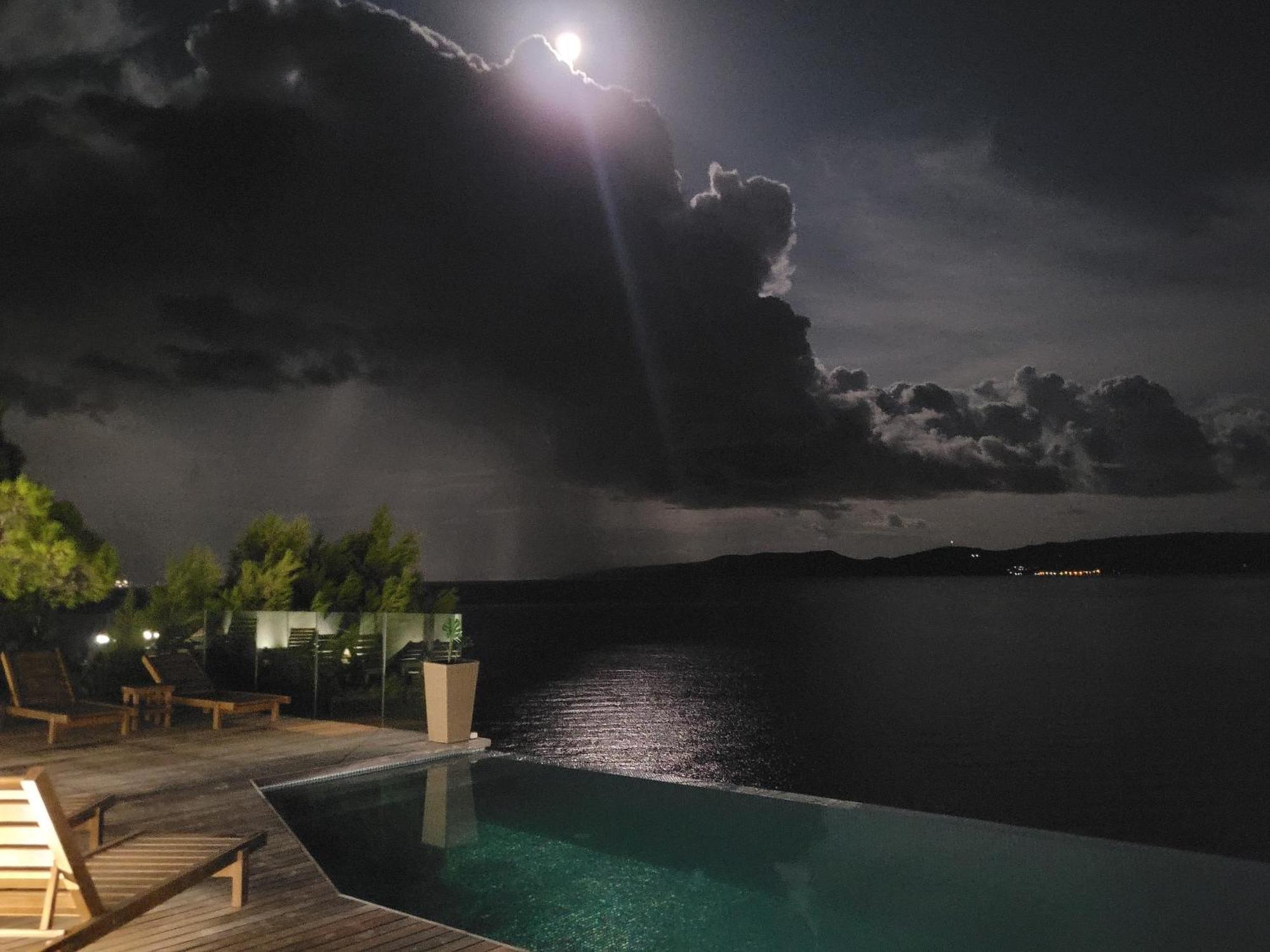 Luxury Apartments Villa Ruzmarina With New Heated Infinity Pool And Lounge Area Marusici  Buitenkant foto